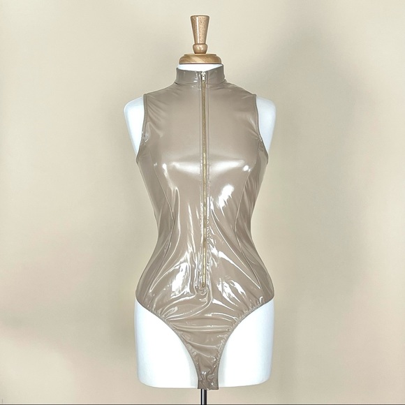 FLASH SALE! 🚨 Nude Bombshell Bodysuit - Picture 1 of 4